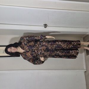 ✨️Hostpick ✨️Vintage shirt and skirt 100% Rayon floral fabric in tones of brown